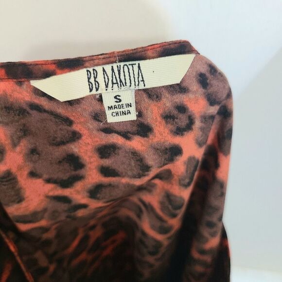 BB Dakota Anthro Red Leopard Cold Shoulder… - Picture 6 of 7